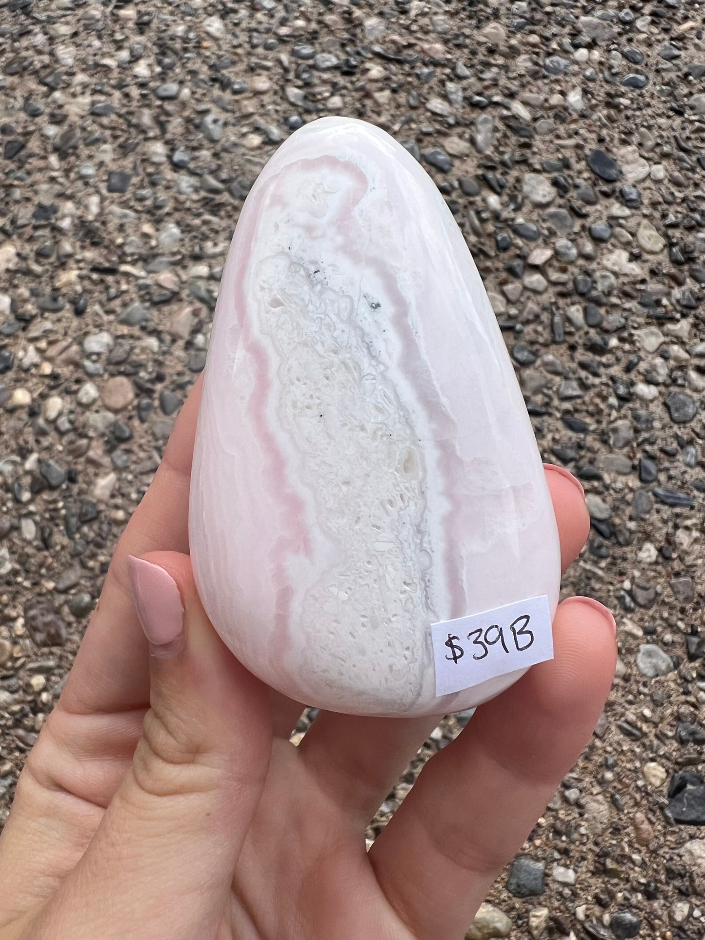 Mangano calcite pebble 39B