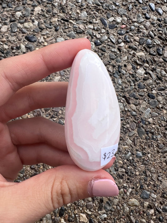 Mangano calcite pebble 23