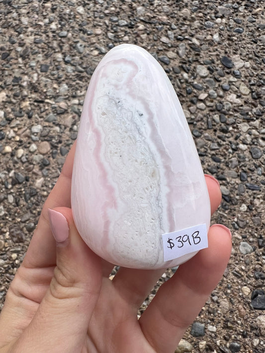 Mangano calcite pebble 39B
