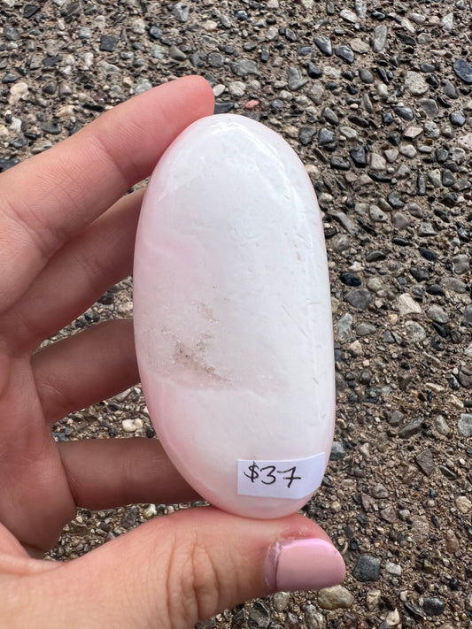 Mangano calcite pebble 37