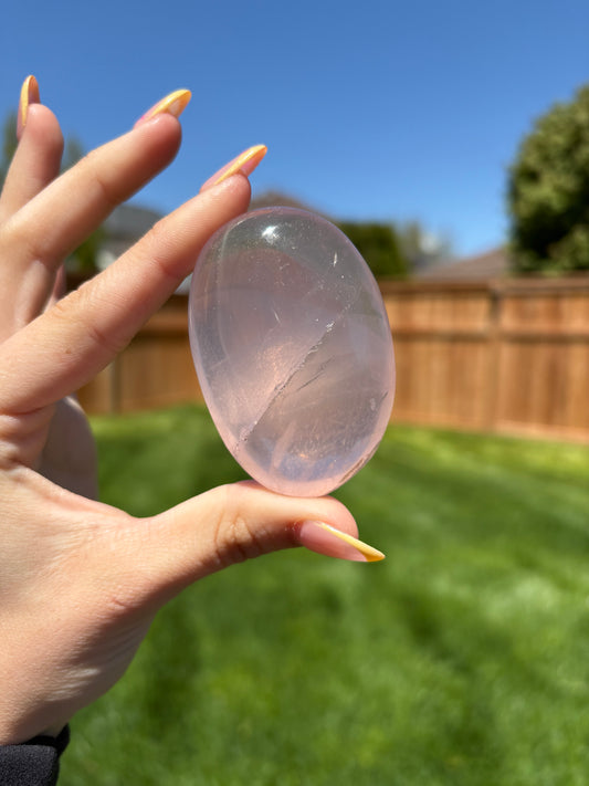 Rose quartz palmstone 12A