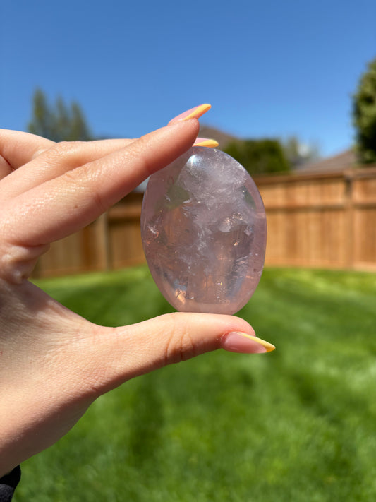Rose quartz palmstone 12D