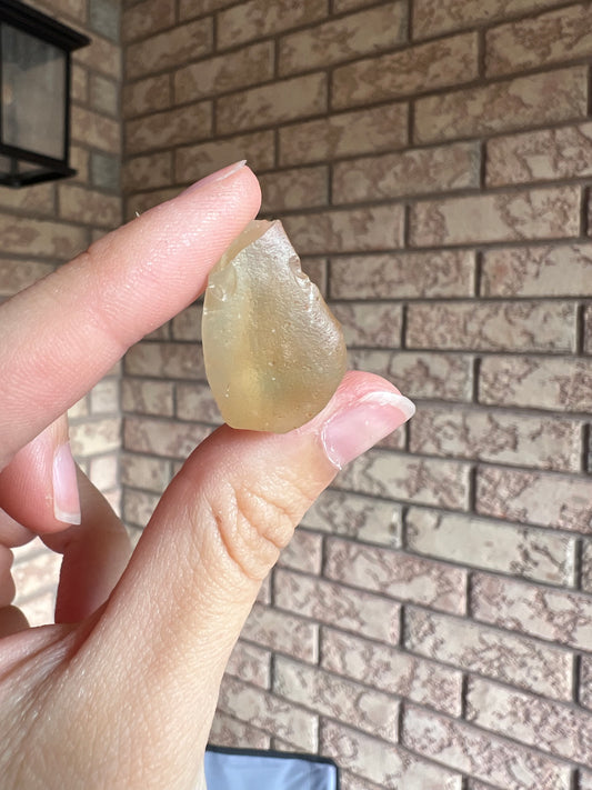 Lydian desert glass